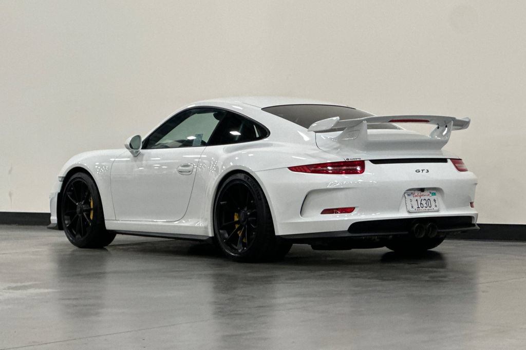 Used 2015 Porsche 911 GT3 RWD image 6