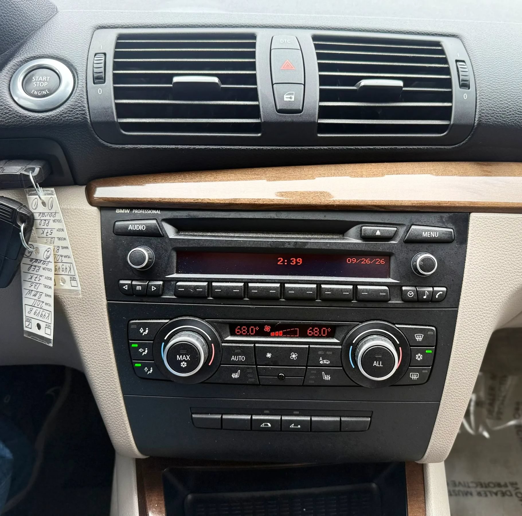 Used 2011 BMW 135i Convertible RWD image 22