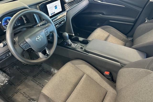 Used 2025 Toyota Camry LE FWD image 11