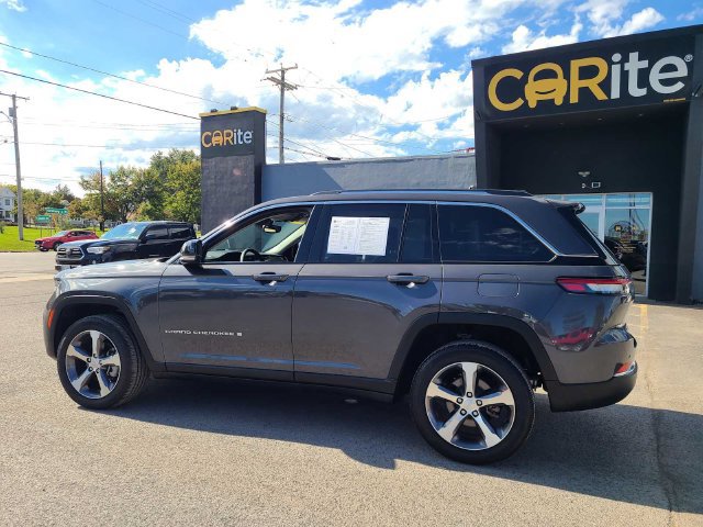 Used 2023 Jeep Grand Cherokee Limited AWD/4WD image 11
