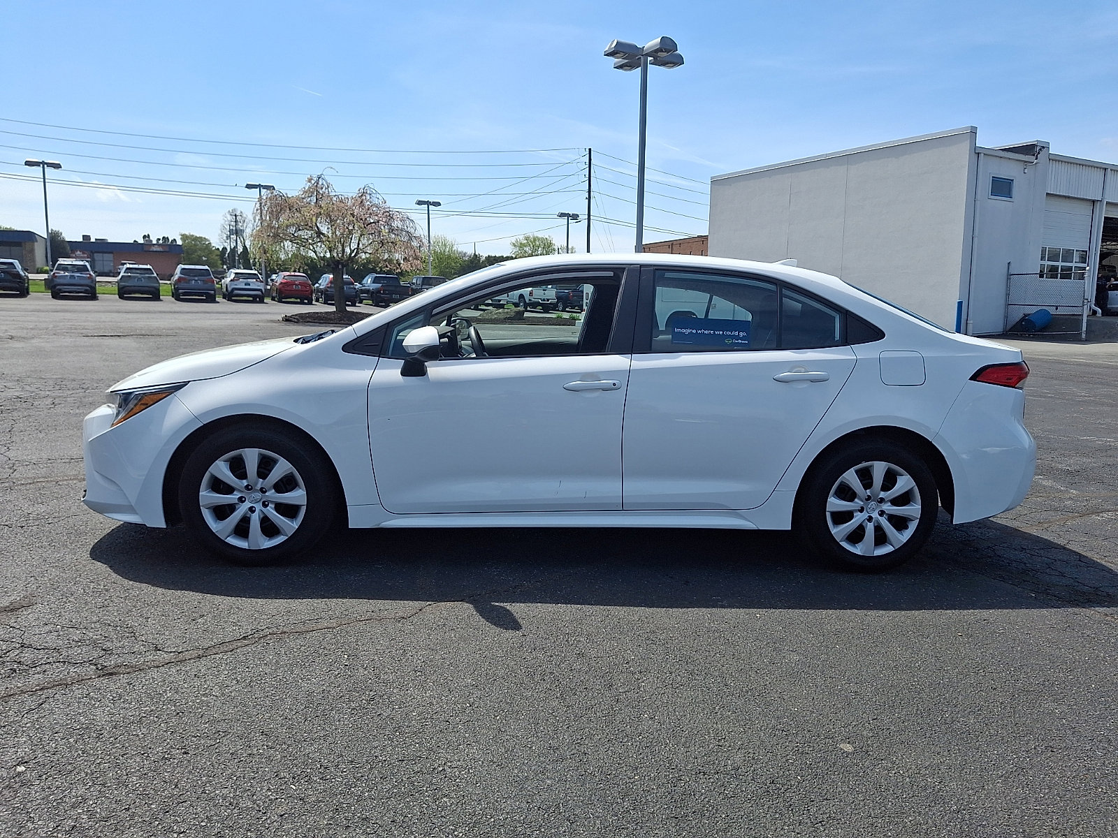 Used 2024 Toyota Corolla LE FWD image 4