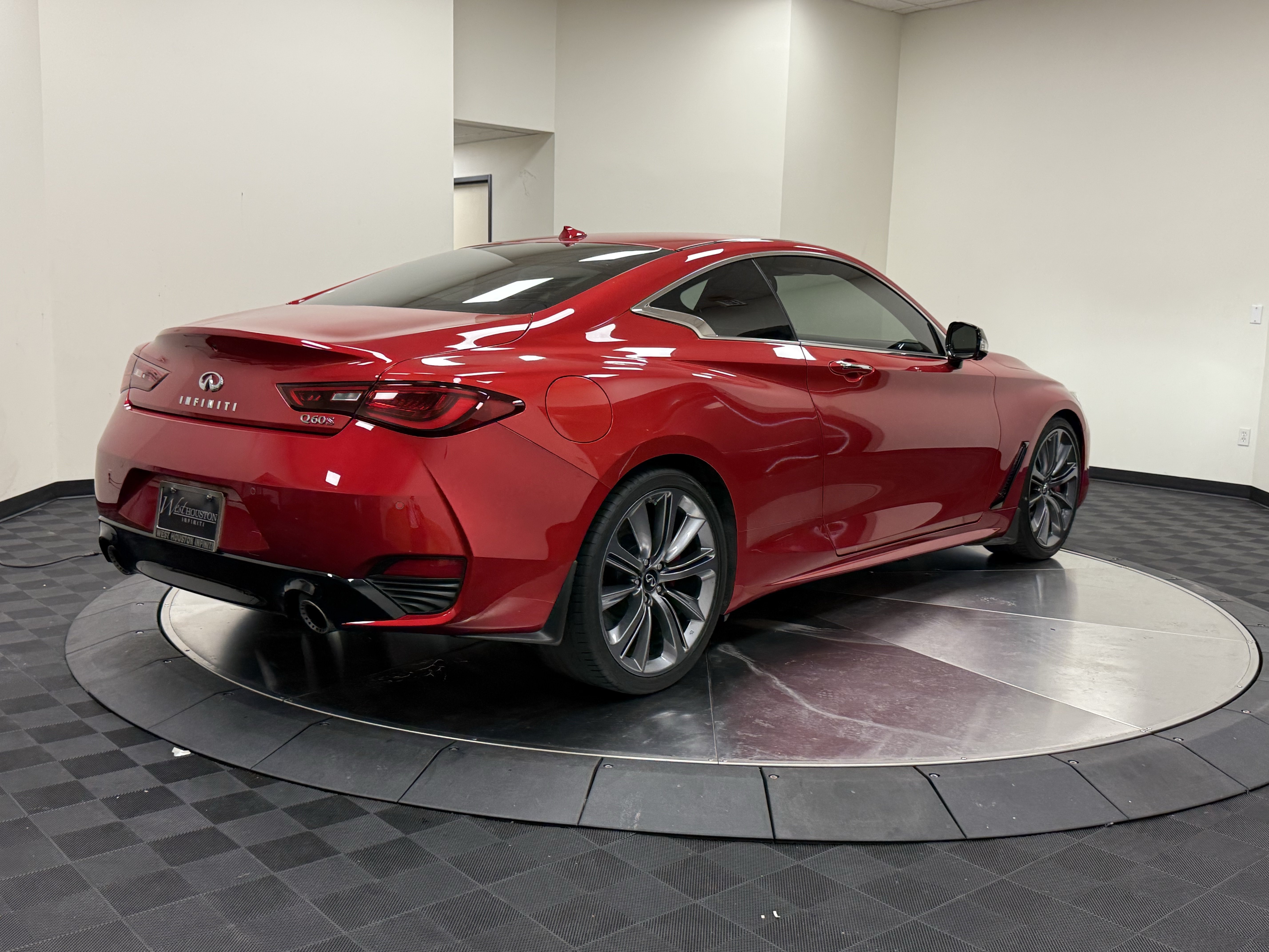 Used 2022 INFINITI Q60 Red Sport 400 w/ Cargo Package RWD image 8