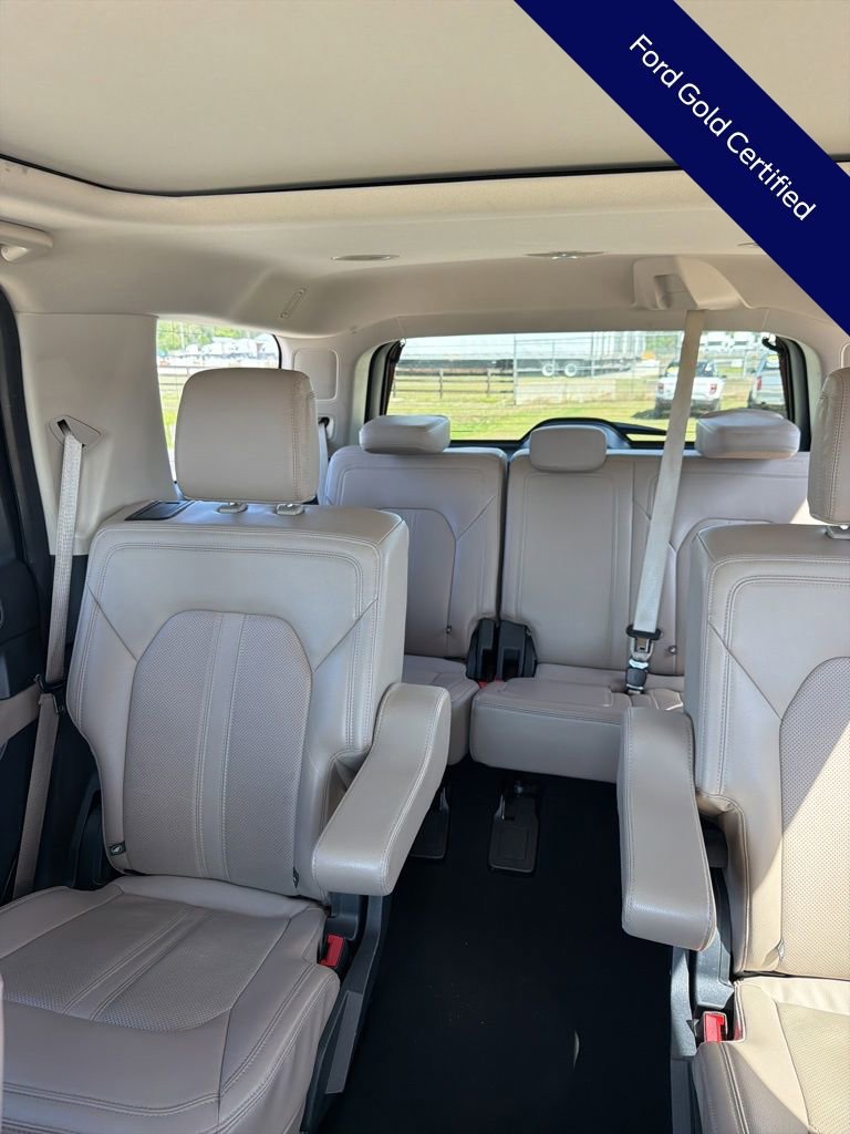 Used 2023 Ford Expedition Limited image 16
