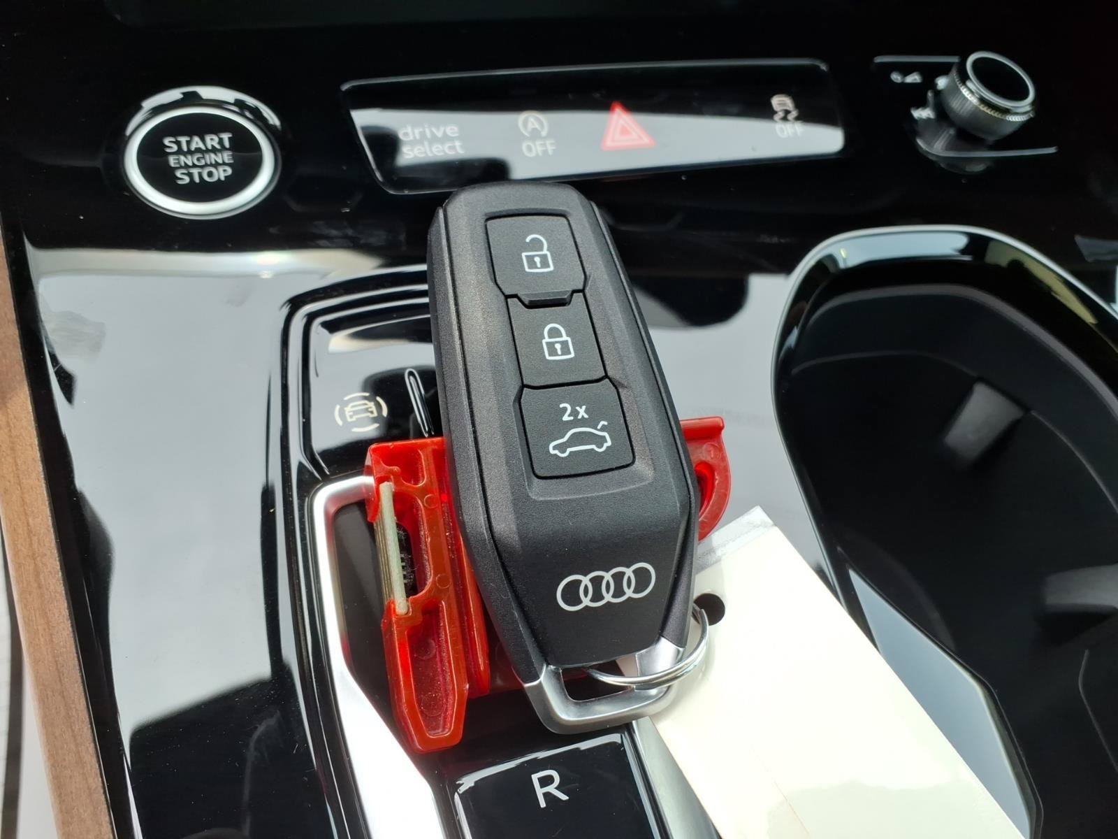Used 2025 Audi A5 2.0T Premium w/ Convenience Package AWD/4WD image 29