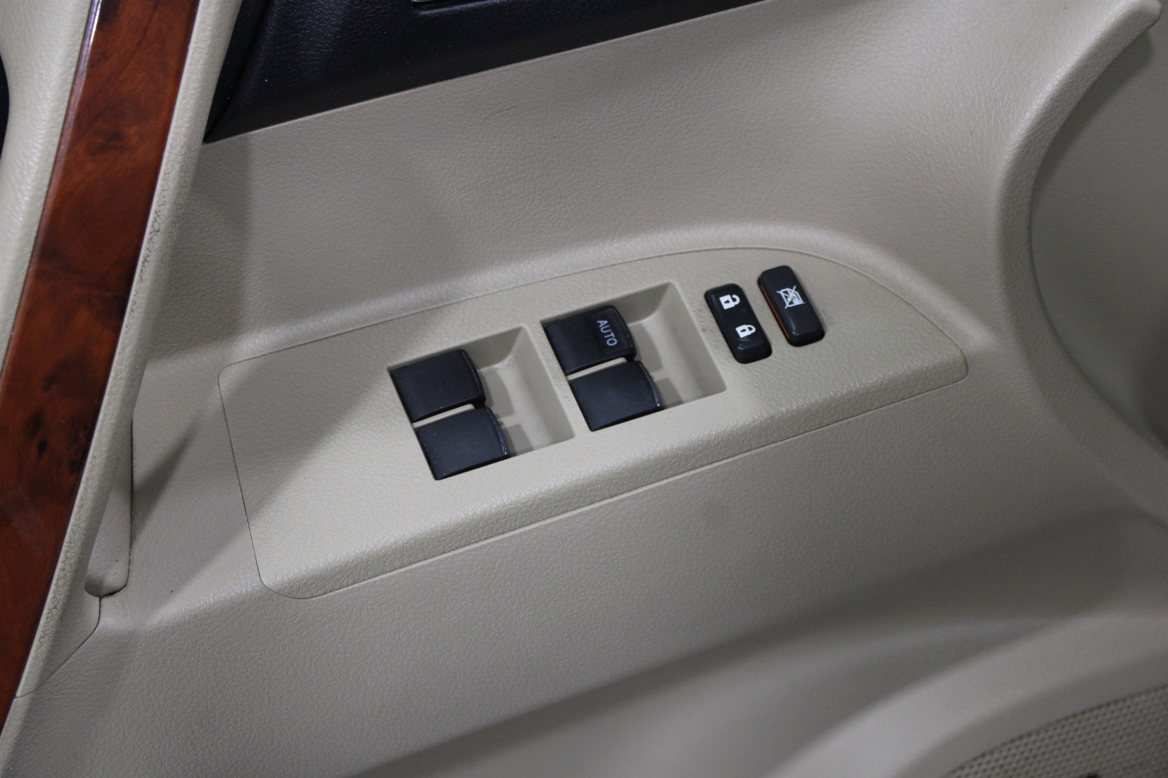 Used 2013 Toyota Highlander Limited FWD image 7