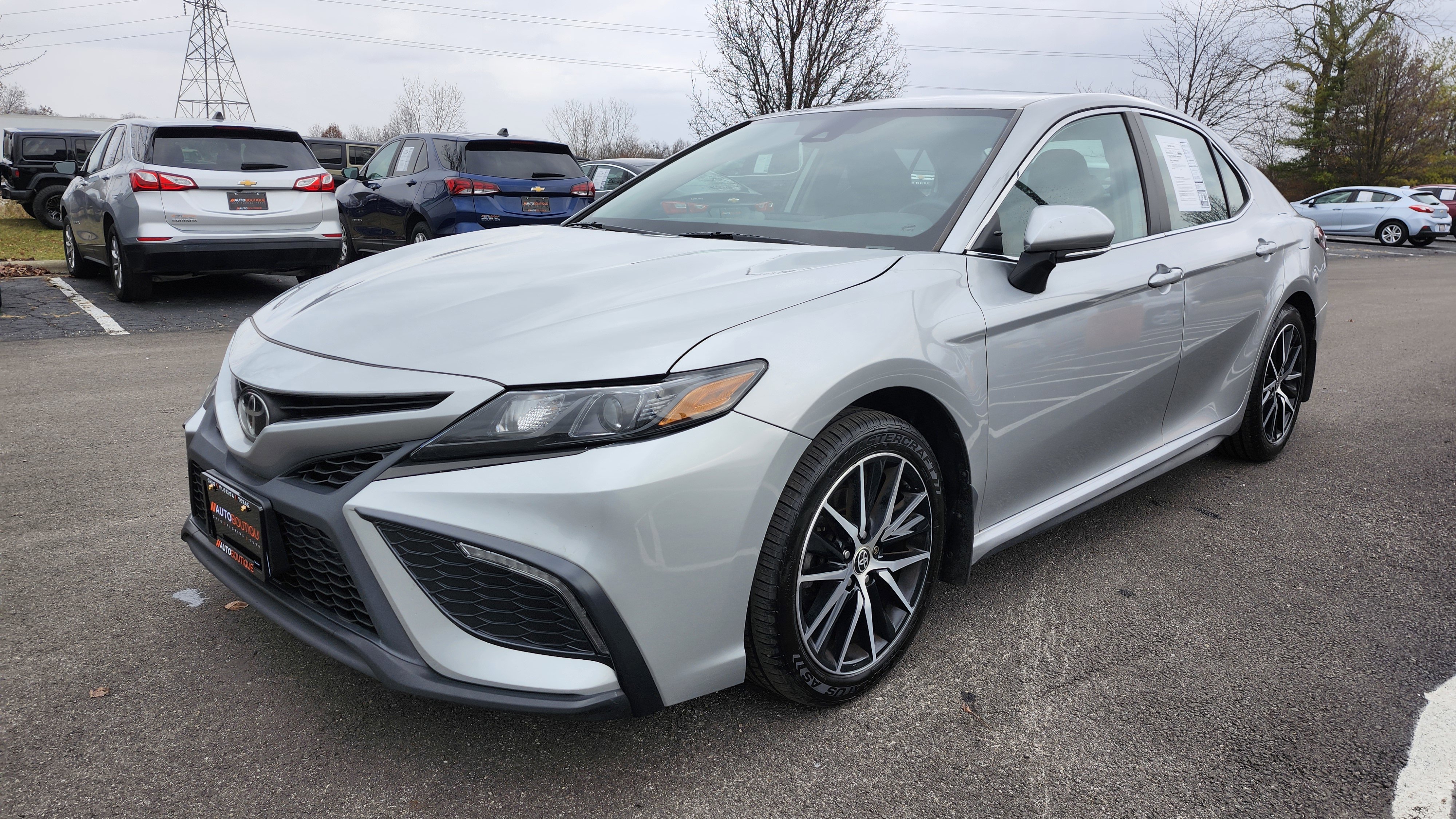 Used 2023 Toyota Camry SE image 13