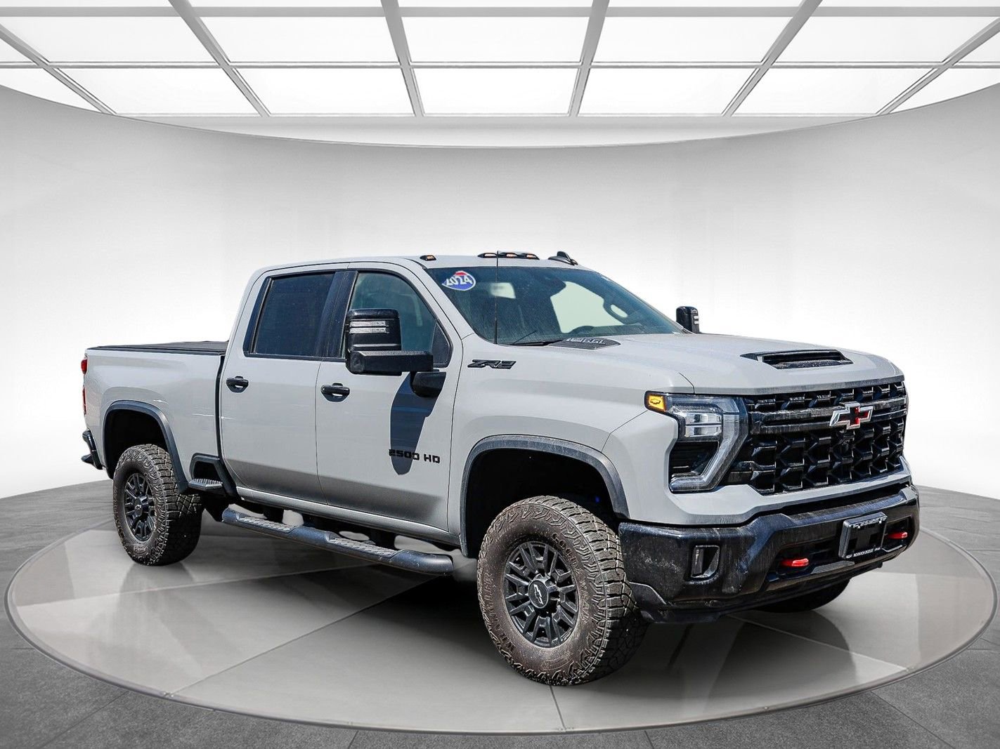 Used 2024 Chevrolet Silverado 2500 ZR2 w/ Technology Package image 4