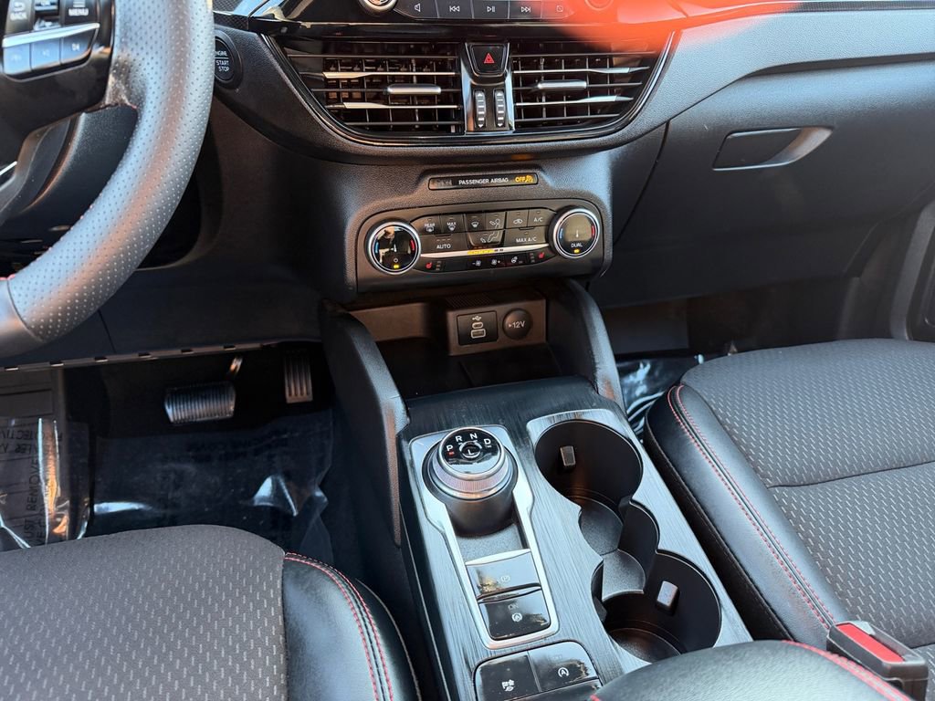 Used 2025 Ford Escape ST-Line Select image 11