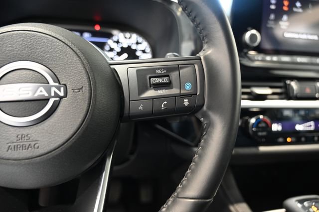 Used 2025 Nissan Pathfinder SV image 24