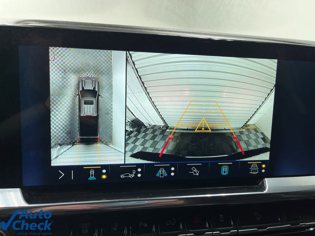 Used 2025 Chevrolet Silverado 2500 LTZ w/ LTZ Premium Package image 16