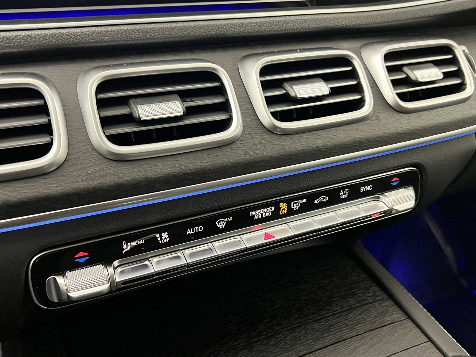 Used 2025 Mercedes-Benz GLE 350 4MATIC image 32