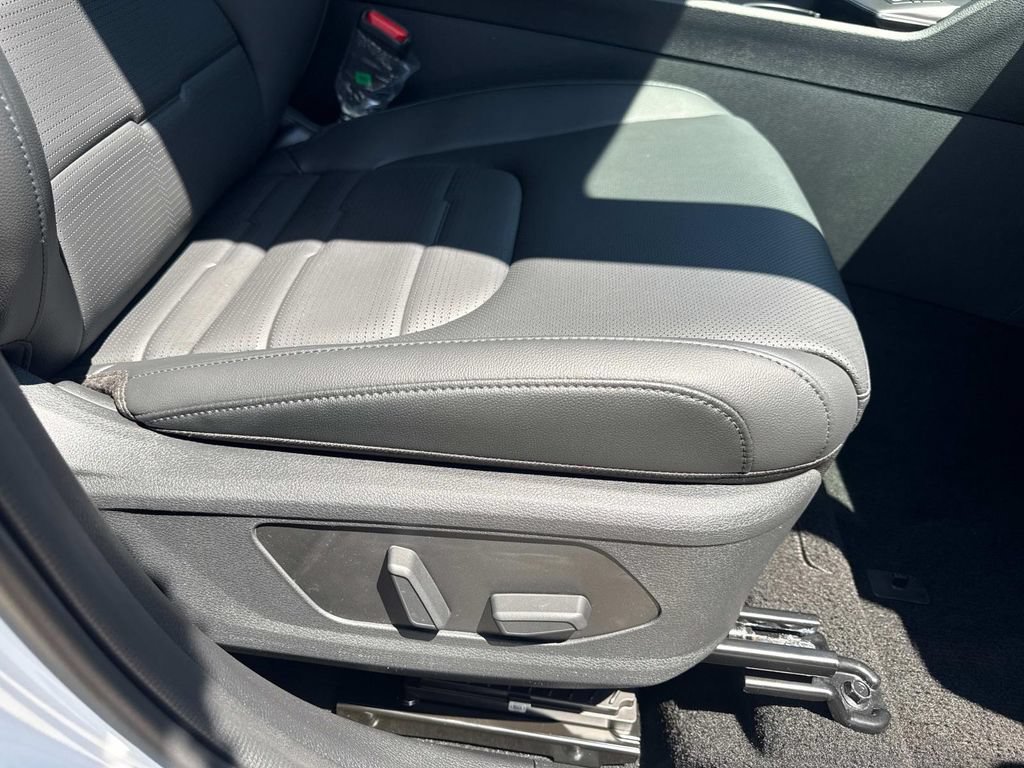 New 2026 Kia Sportage SX AWD/4WD image 13
