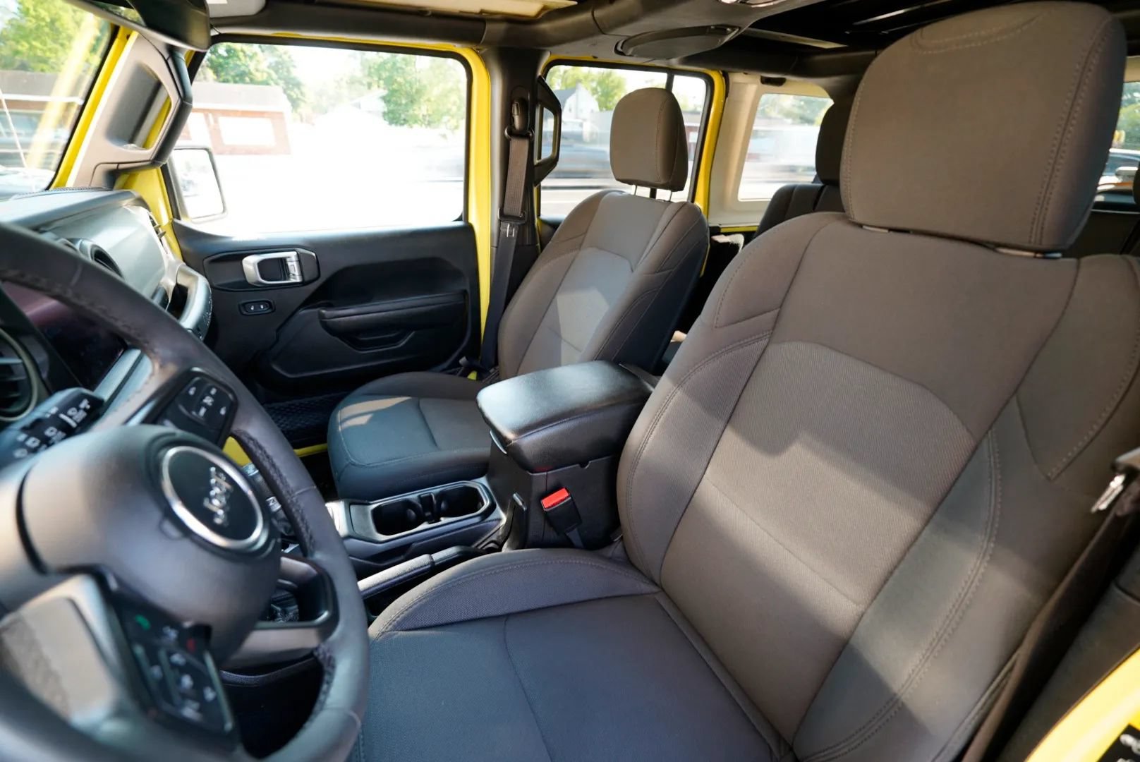 Used 2023 Jeep Wrangler Unlimited w/ Sun & Screen Package AWD/4WD image 25