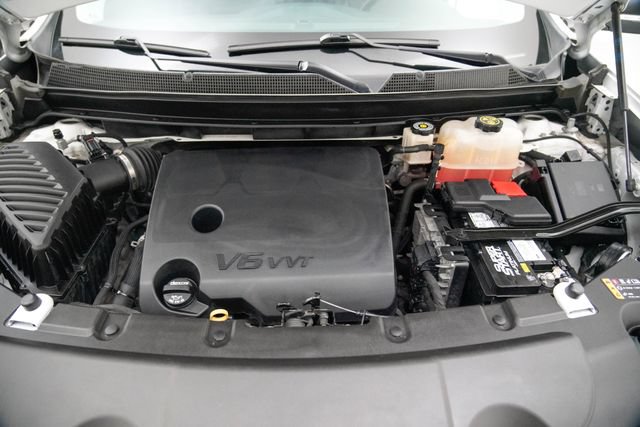 Used 2021 Chevrolet Traverse Premier w/ Redline Edition AWD/4WD image 13