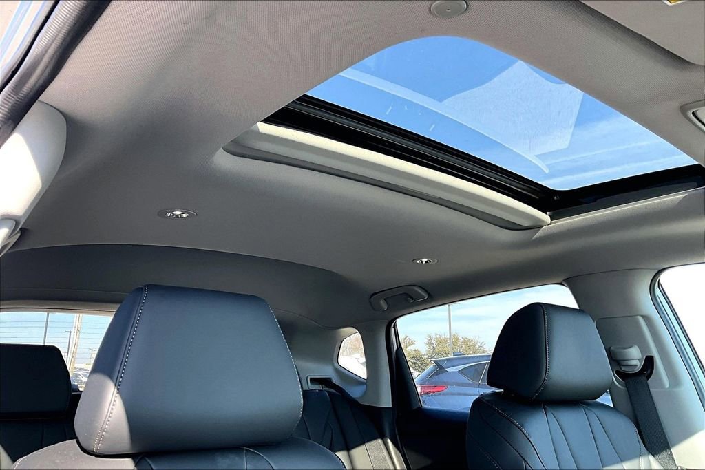 Used 2025 Acura ADX AWD image 21