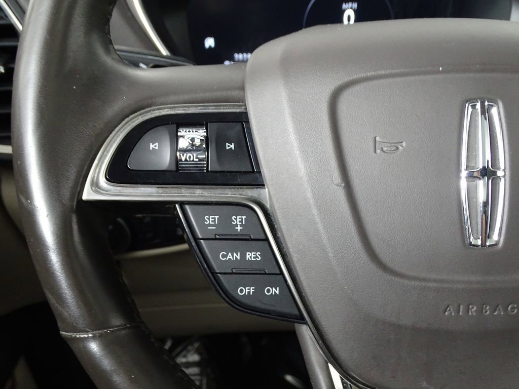 Used 2020 Lincoln Nautilus Reserve image 27