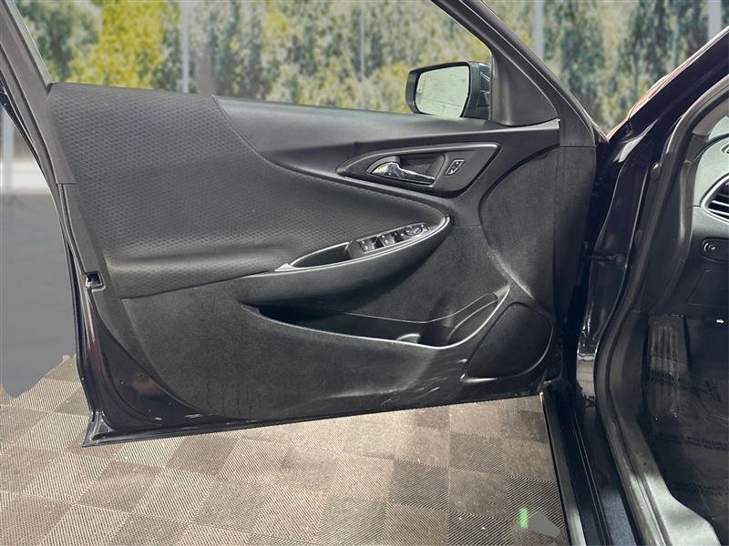 Used 2023 Chevrolet Malibu LT image 18