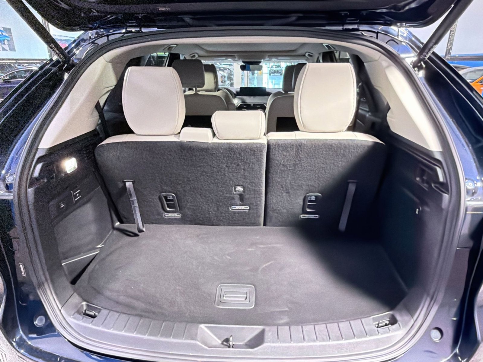 Used 2024 MAZDA CX-90 Plug-In Hybrid w/ Premium Pkg AWD/4WD image 32
