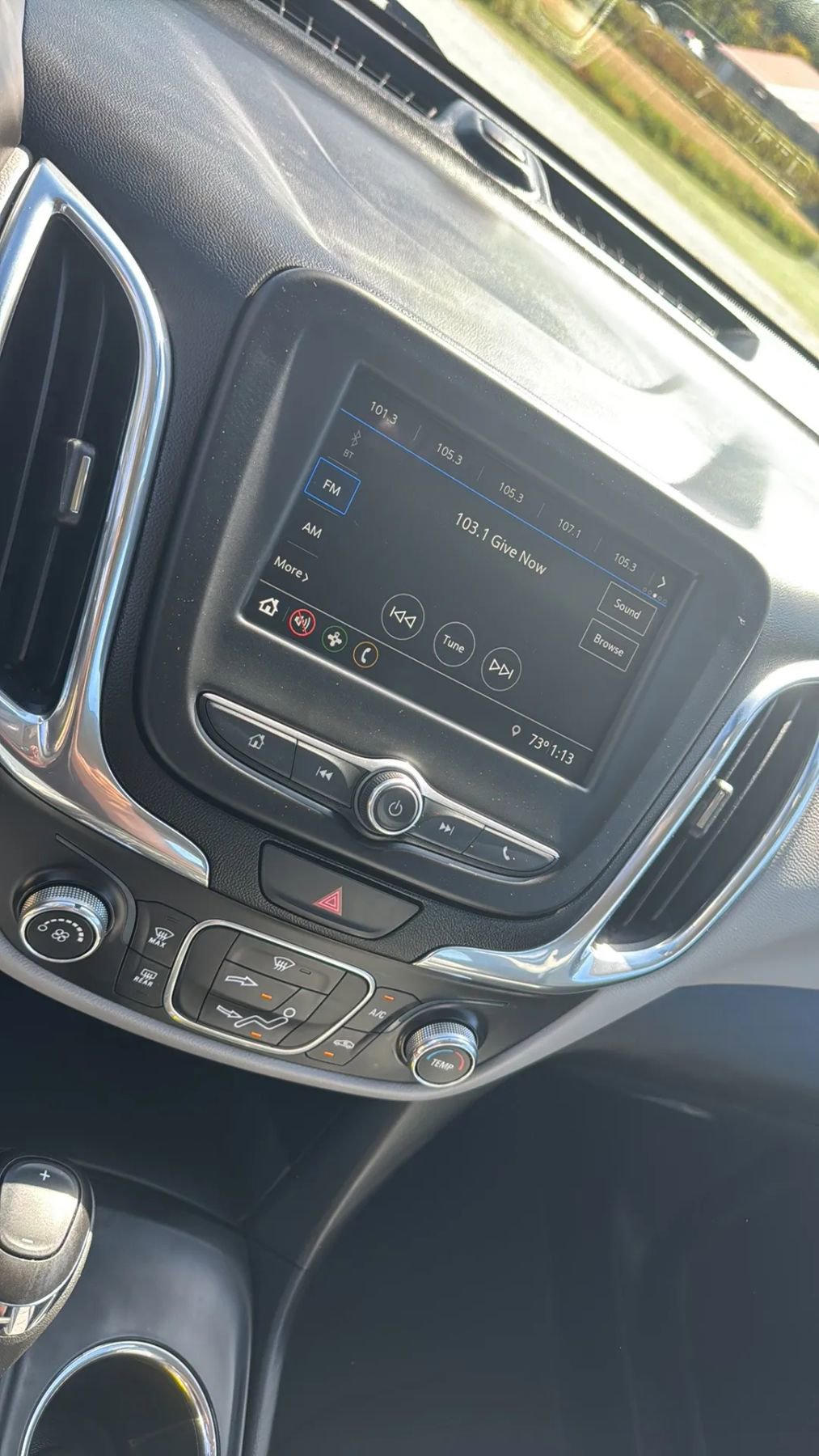 Used 2019 Chevrolet Equinox LS AWD/4WD image 21