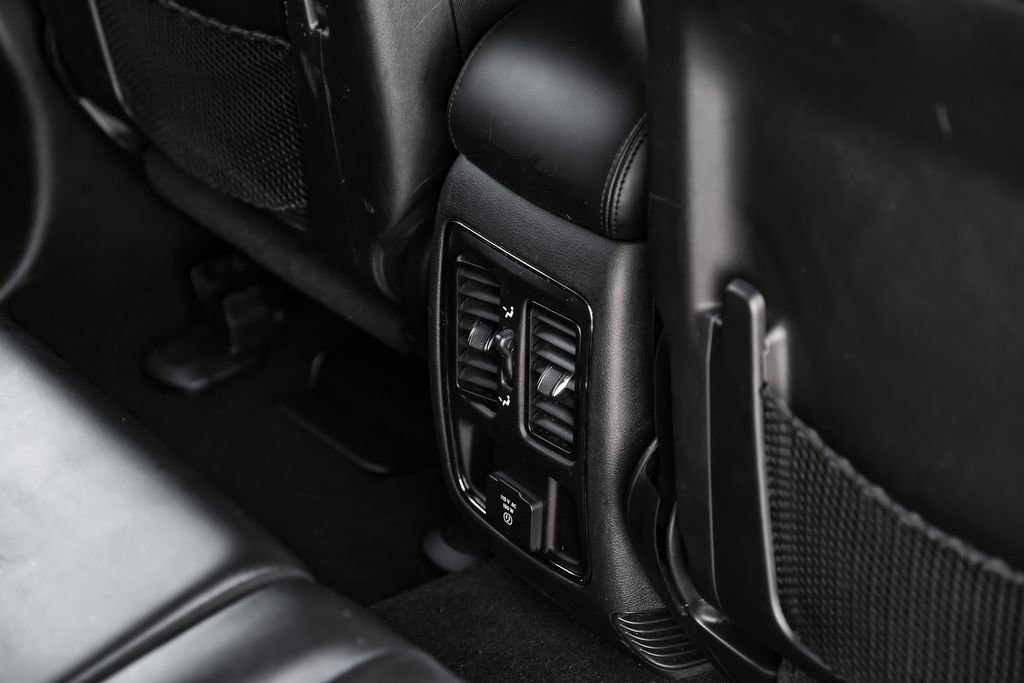 Used 2019 Jeep Grand Cherokee Altitude image 48