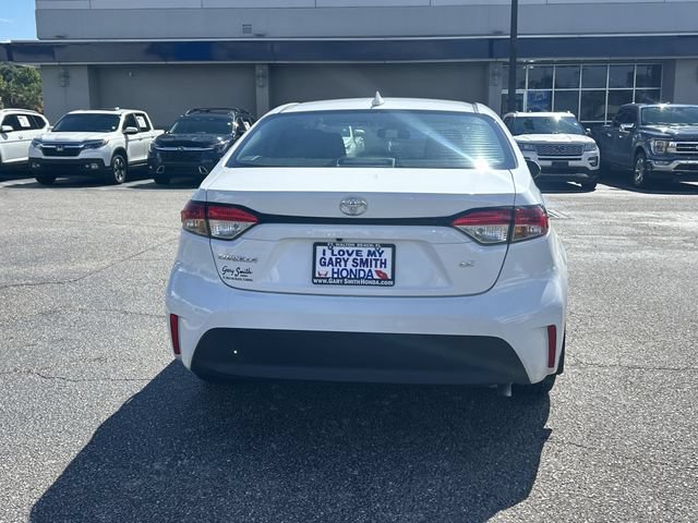 Used 2025 Toyota Corolla LE FWD image 5