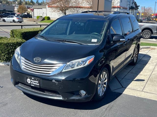 Used 2015 Toyota Sienna Limited image 3