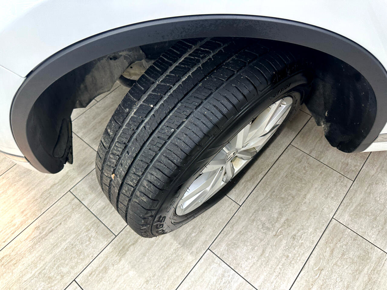 Used 2015 Volkswagen Touareg Sport image 41