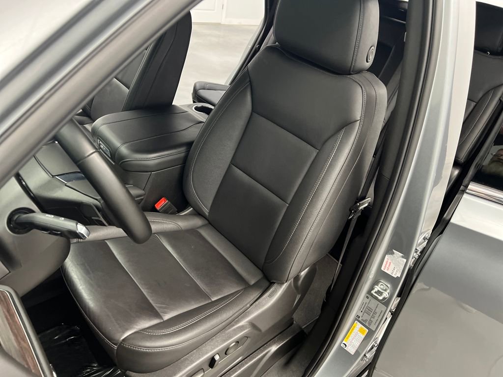 Used 2025 Chevrolet Tahoe LT image 9