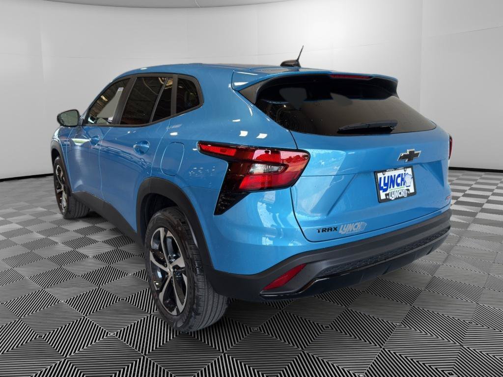 New 2026 Chevrolet Trax RS FWD image 3