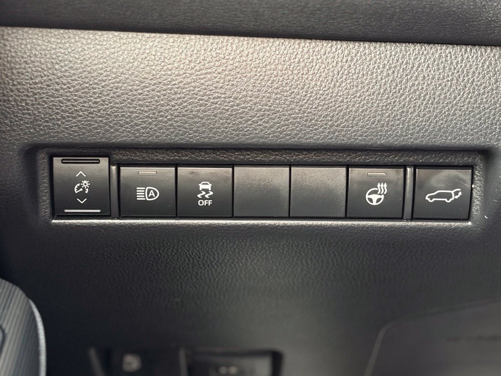 Used 2021 Toyota Venza XLE w/ Softex Package AWD/4WD image 24