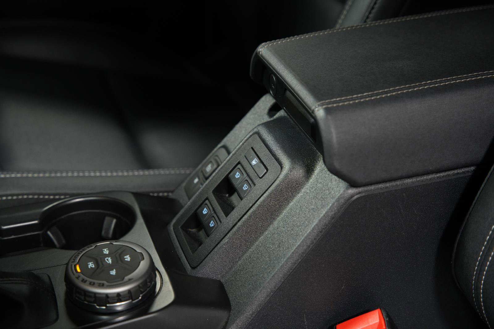 Used 2025 Ford Bronco Badlands image 28