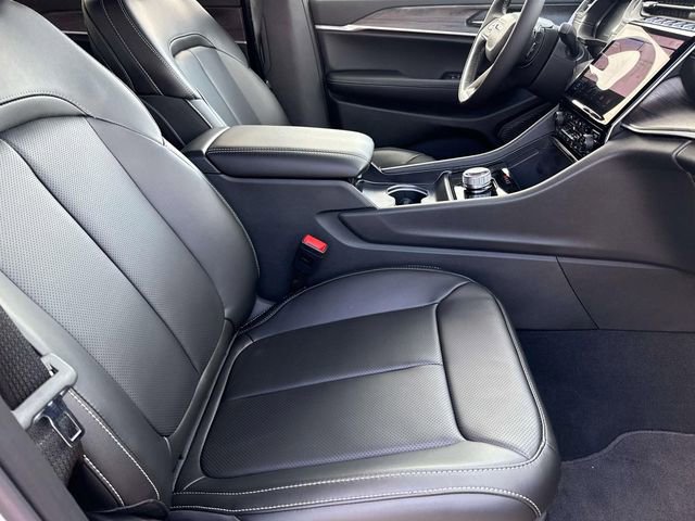 New 2025 Jeep Grand Cherokee L Limited w/ Luxury Tech Group II RWD image 26