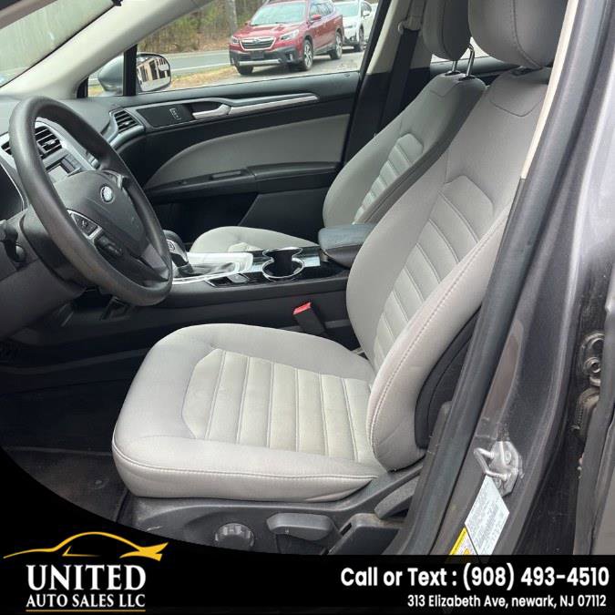 Used 2014 Ford Fusion S FWD image 5