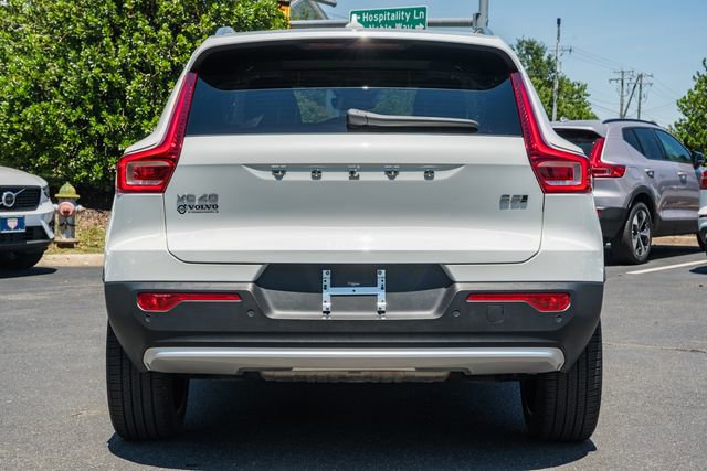 Used 2025 Volvo XC40 B5 Plus AWD/4WD image 7