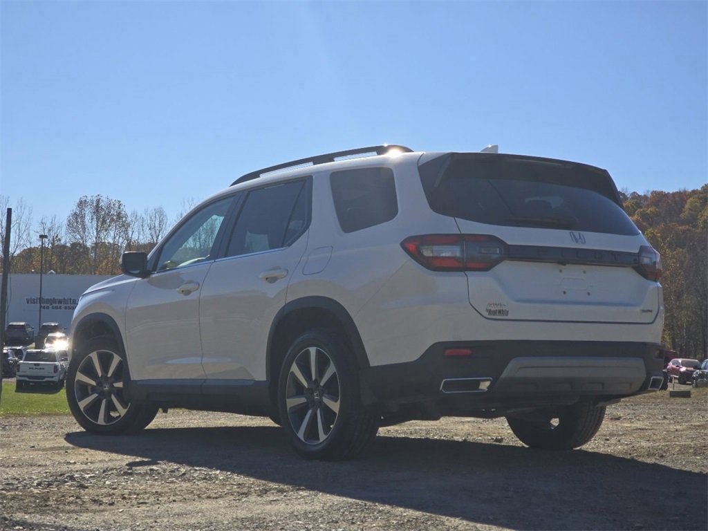 Used 2023 Honda Pilot Touring image 12