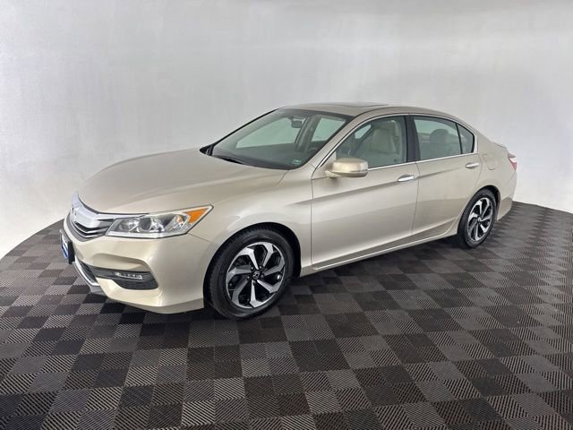 Used 2017 Honda Accord EX image 4