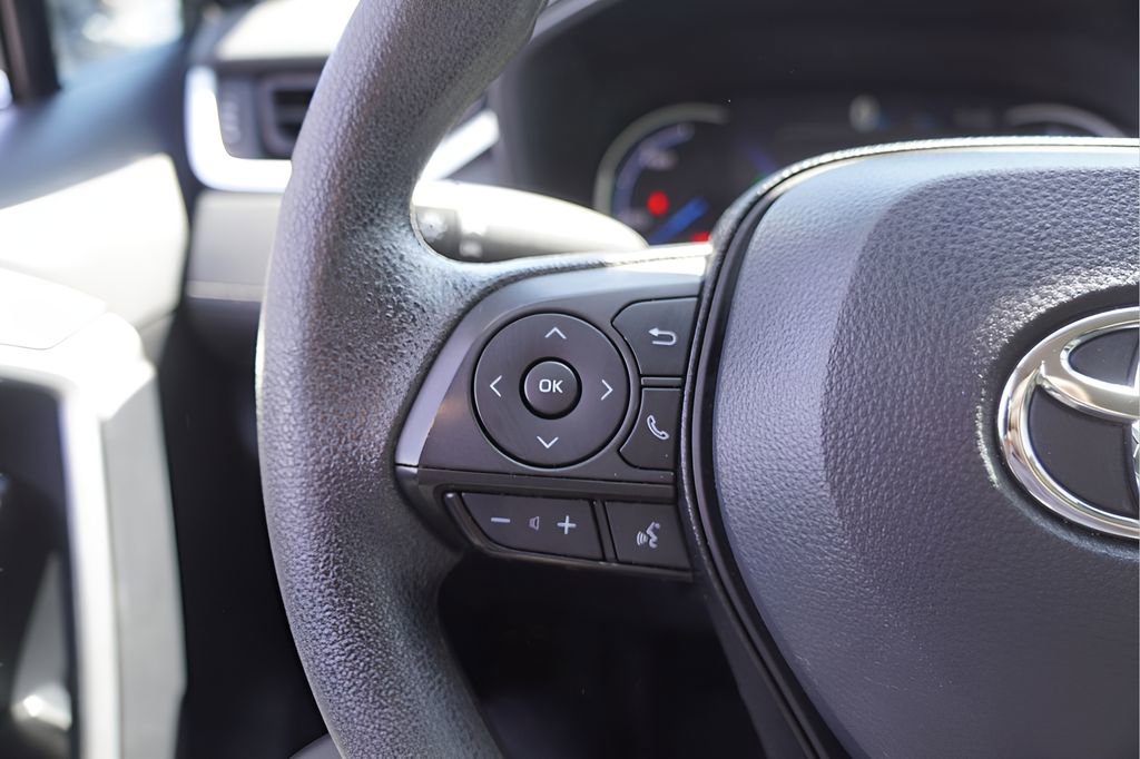 Used 2024 Toyota RAV4 LE image 18