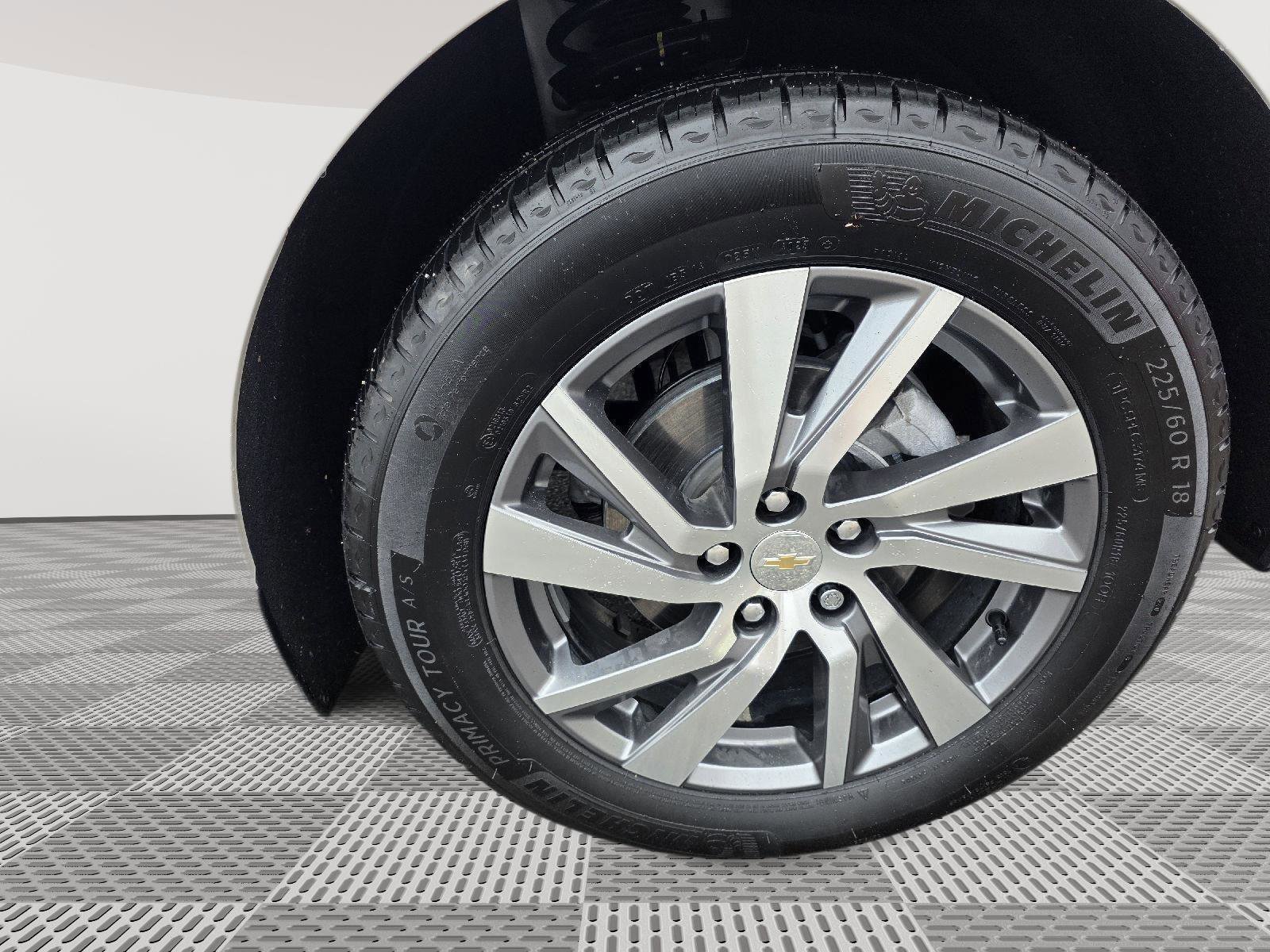 Used 2024 Chevrolet Equinox Premier image 23