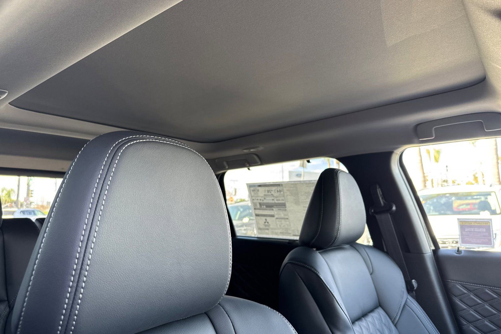 New 2025 Mitsubishi Outlander SEL image 16