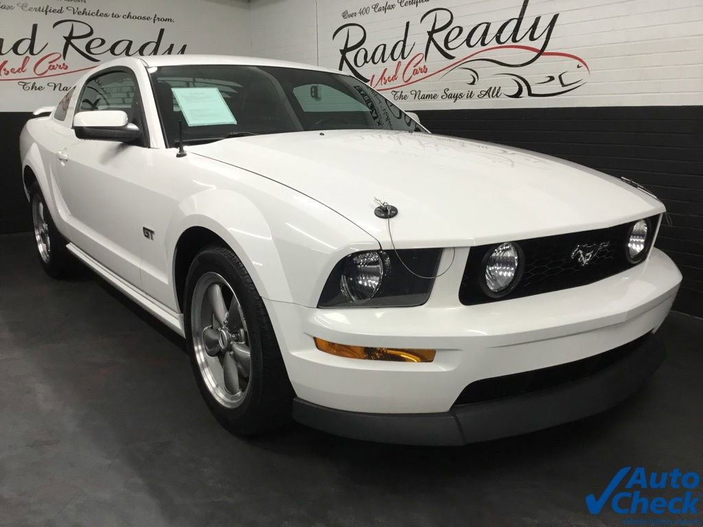Used 2005 Ford Mustang GT Premium image 3