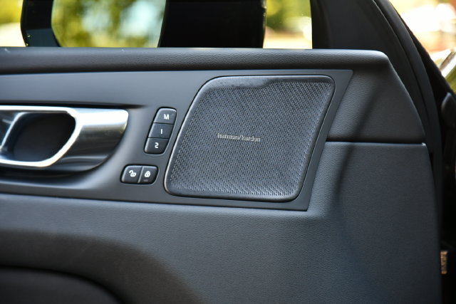 New 2027 Volvo XC60 B5 Ultra AWD/4WD image 11