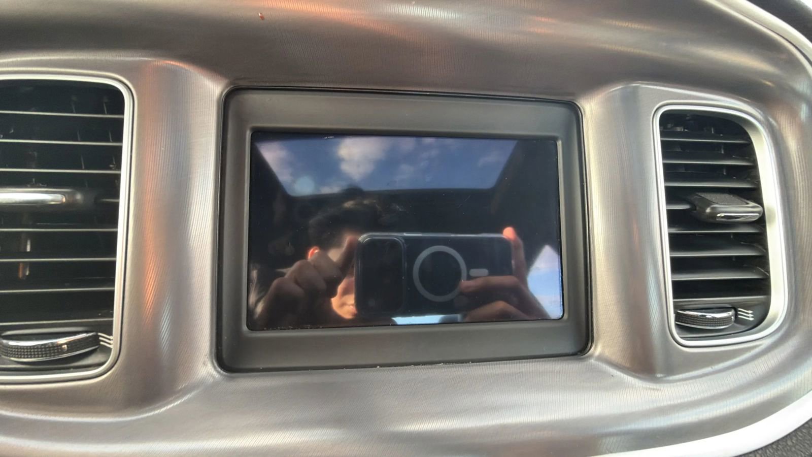 Used 2021 Dodge Charger SXT w/ Leather Interior Group image 25