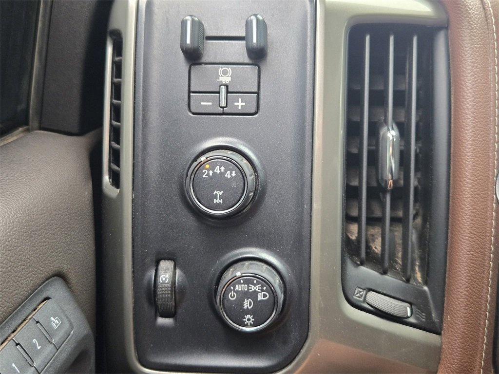 Used 2019 Chevrolet Silverado 2500 High Country w/ Duramax Plus Package image 21