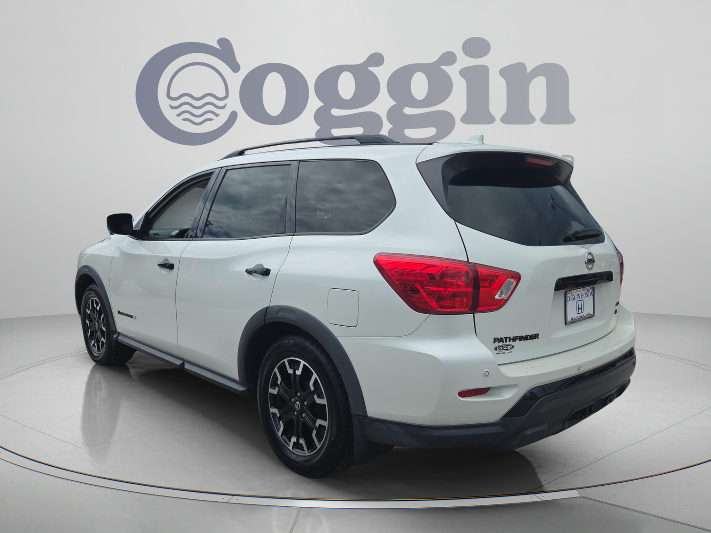 Used 2020 Nissan Pathfinder SL AWD/4WD image 3