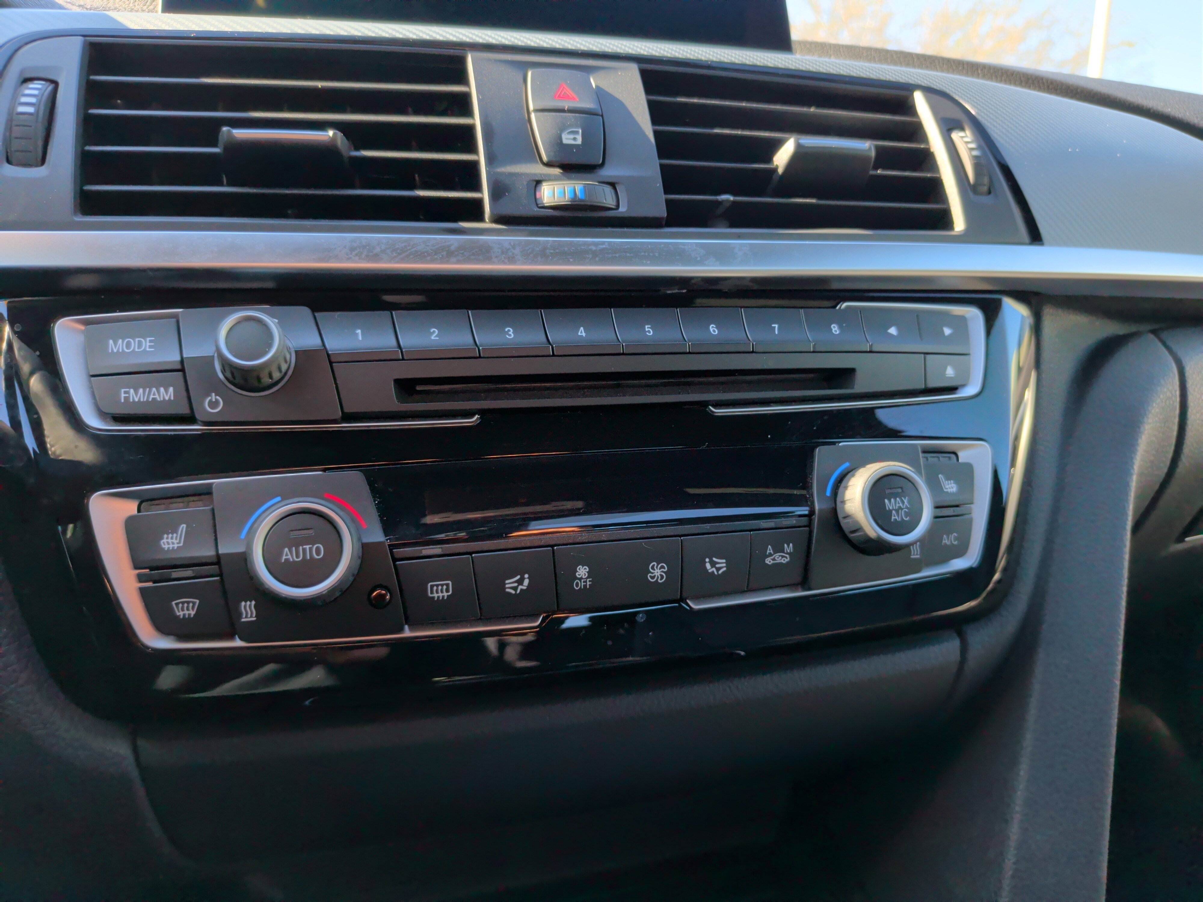 Used 2018 BMW 330e w/ M Sport Package image 19