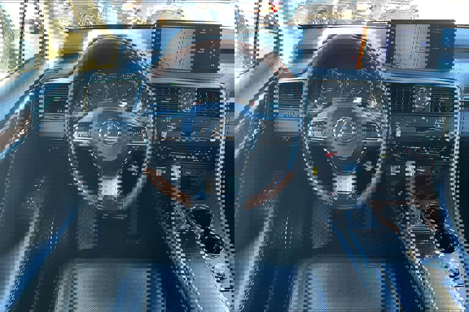 Used 2021 Lexus RX 350L Premium w/ Premium Package image 5