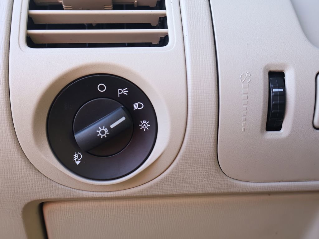 Used 2012 Ford Flex SE image 17