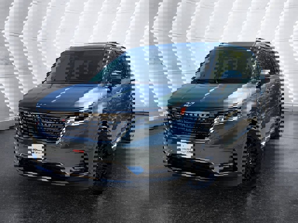 Used 2024 Kia Carnival SX image 3