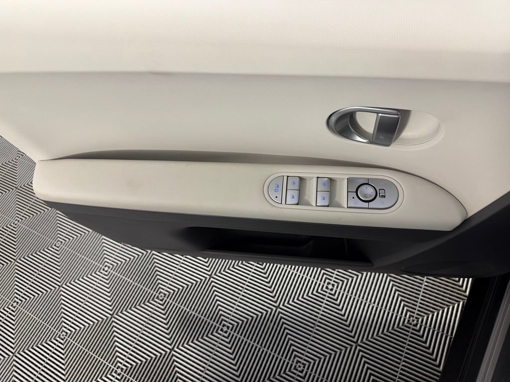 Used 2024 Hyundai Ioniq 5 SEL RWD image 17