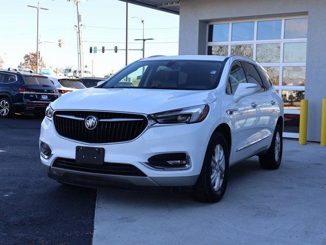 Used 2021 Buick Enclave Essence image 3